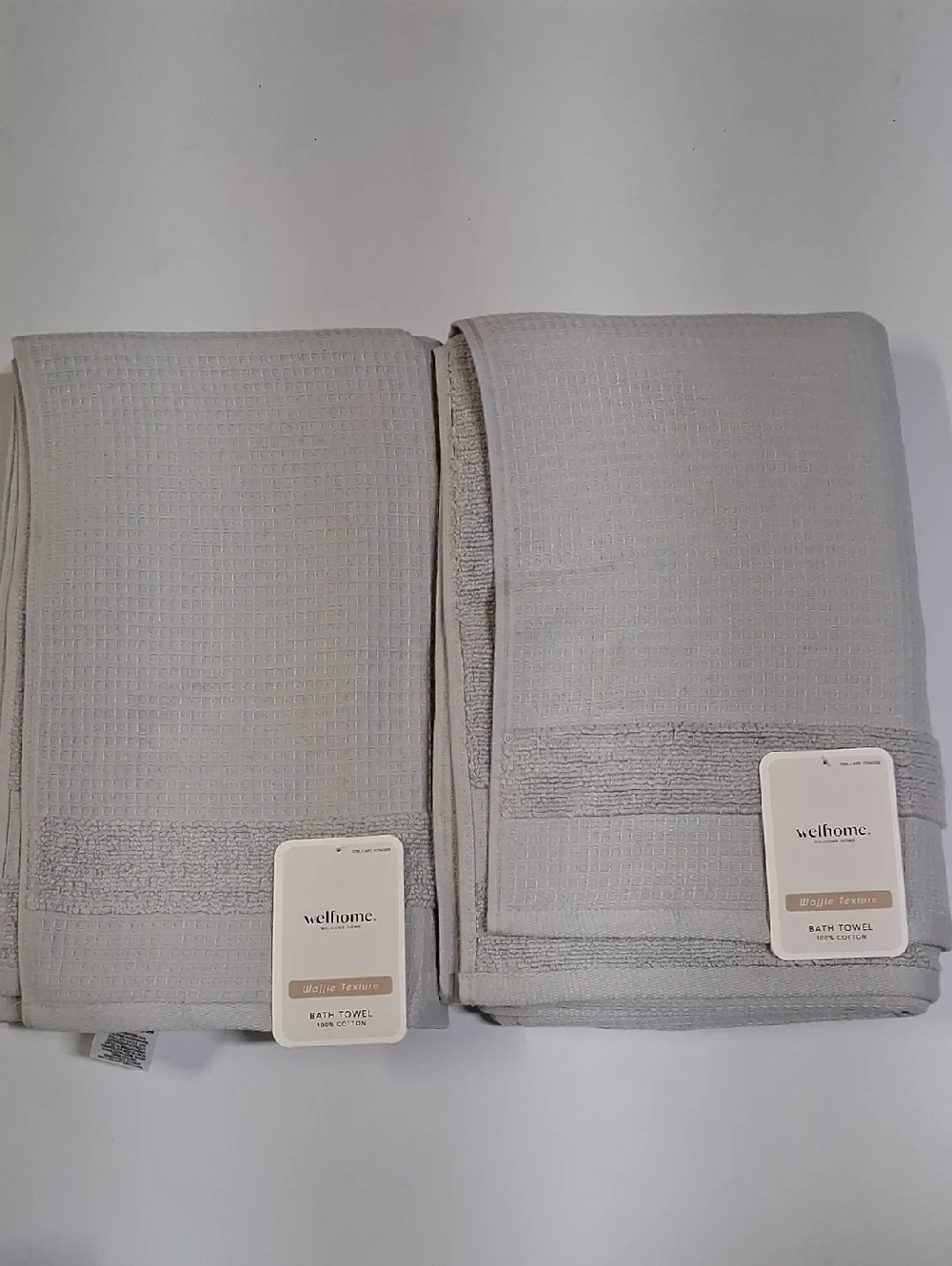 NWT Welhome Light Gray Waffle Texture Bath Towels - Set of 2